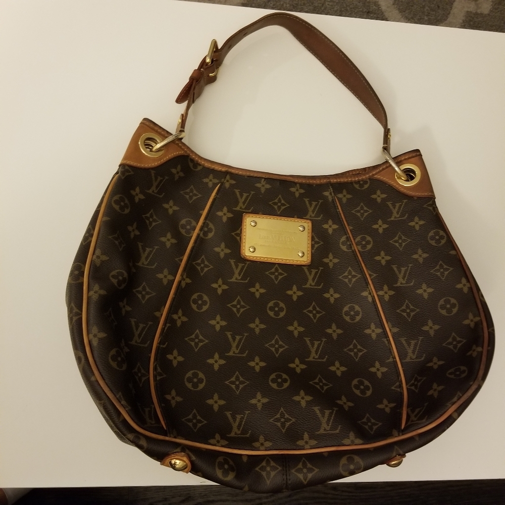 Louis Vuitton Galliera PM